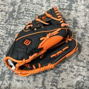 Wilson SF T ball glove